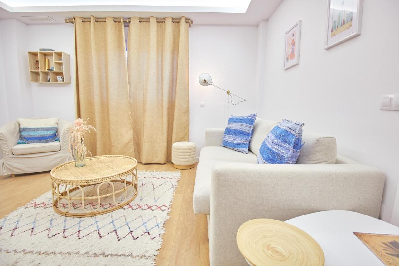 With Workspace, Rooftop & Parking Apartment Tarifa