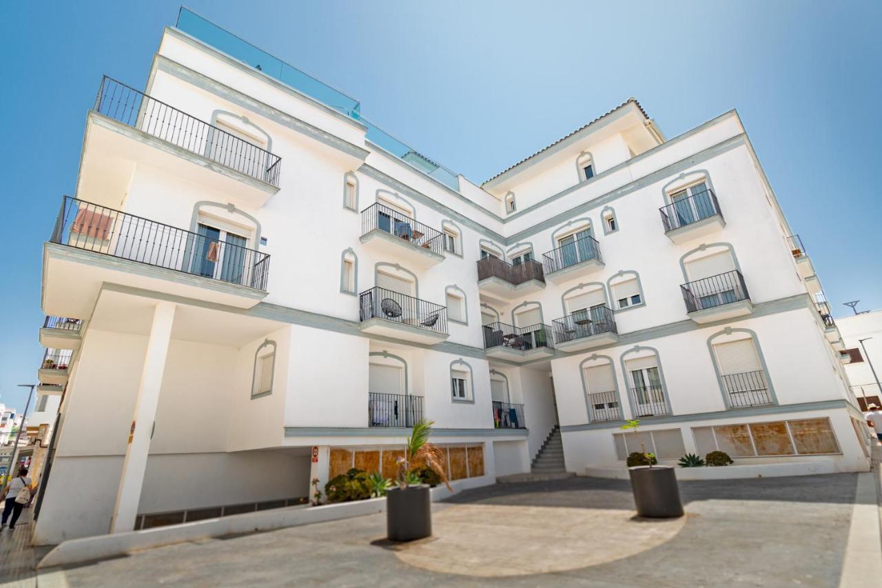 With Workspace, Rooftop & Parking Apartment Tarifa